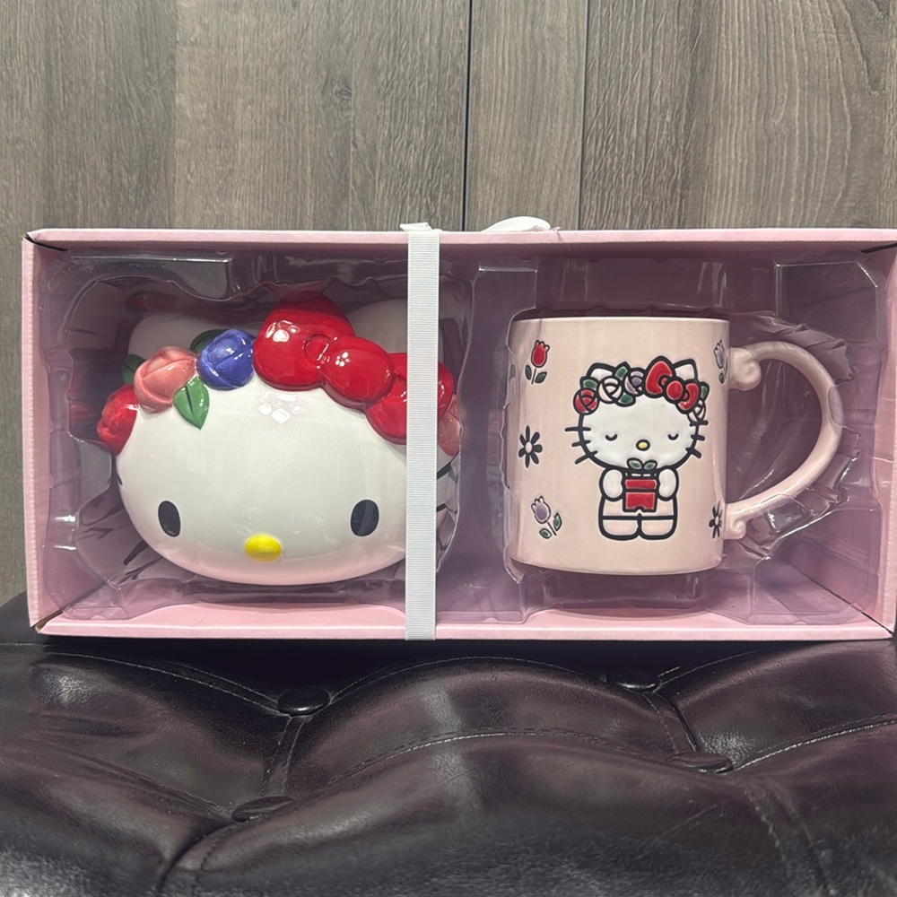 New Blue Sky Clayworks + Hello Kitty 2 Piece Coffee Mug & Bank Gift Set